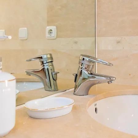 Tortugas - Luxury Penthouse With Sea Views & Jacuzzi 마르베야