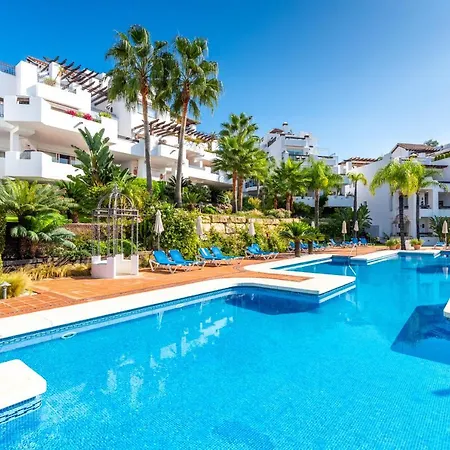 Tortugas - Luxury Penthouse With Sea Views & Jacuzzi 마르베야